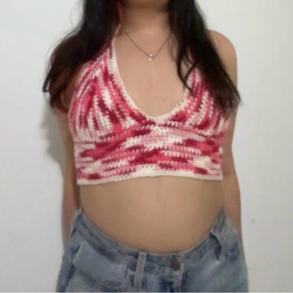 Crochet halter top pink and white 🤍🩷 - Picture 5 of 6